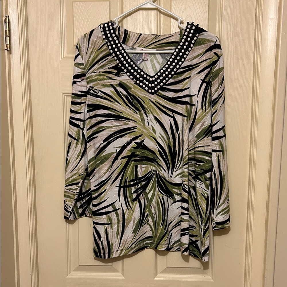 JM Collection Green and Black Leaf V-Neck Top